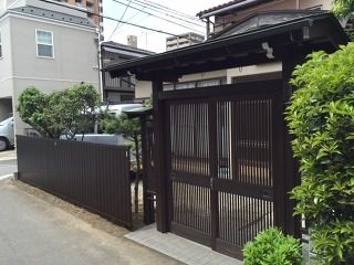 所沢市 N邸 エクステリア施工 門扉塗装(敷屋門)の施工写真