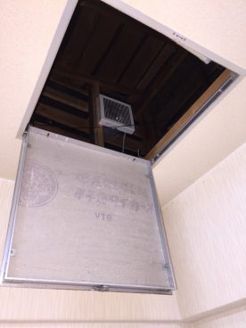 あきる野市Ｕ邸天井裏換気扇設置の施工写真